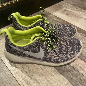 Women’s Nike Tennis Shoes